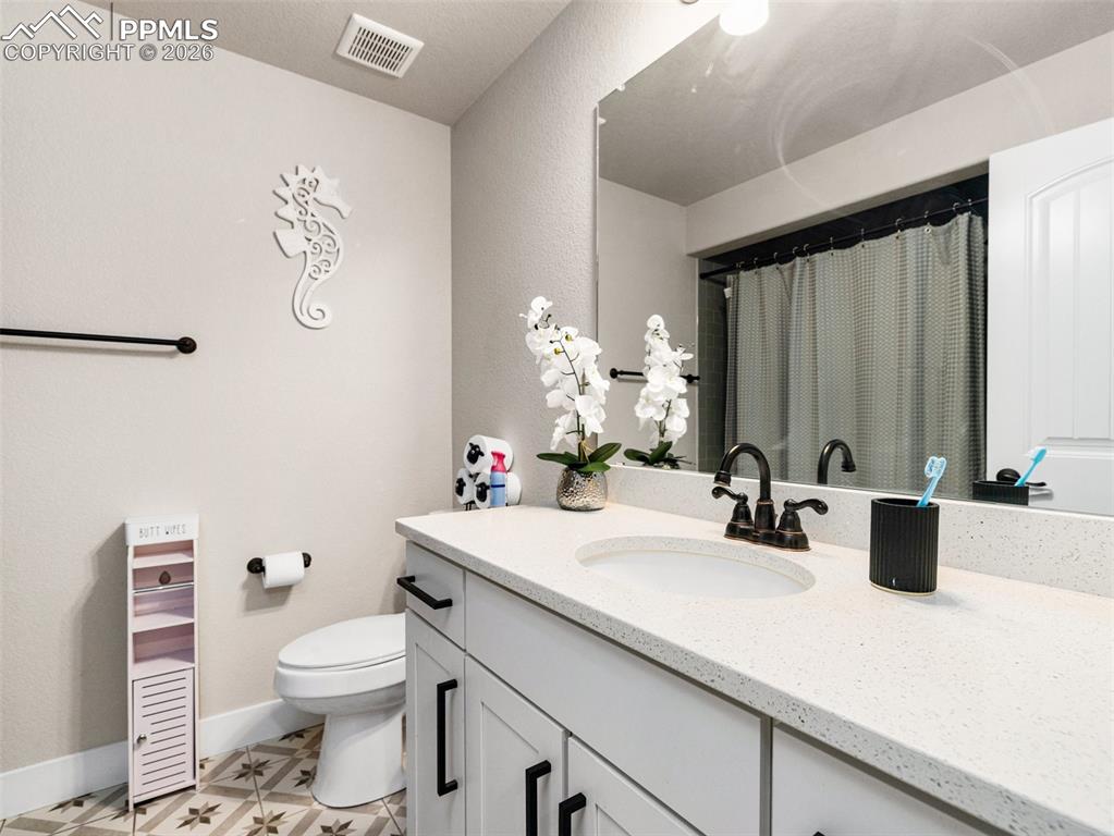 Image 30 of 37: Bathroom