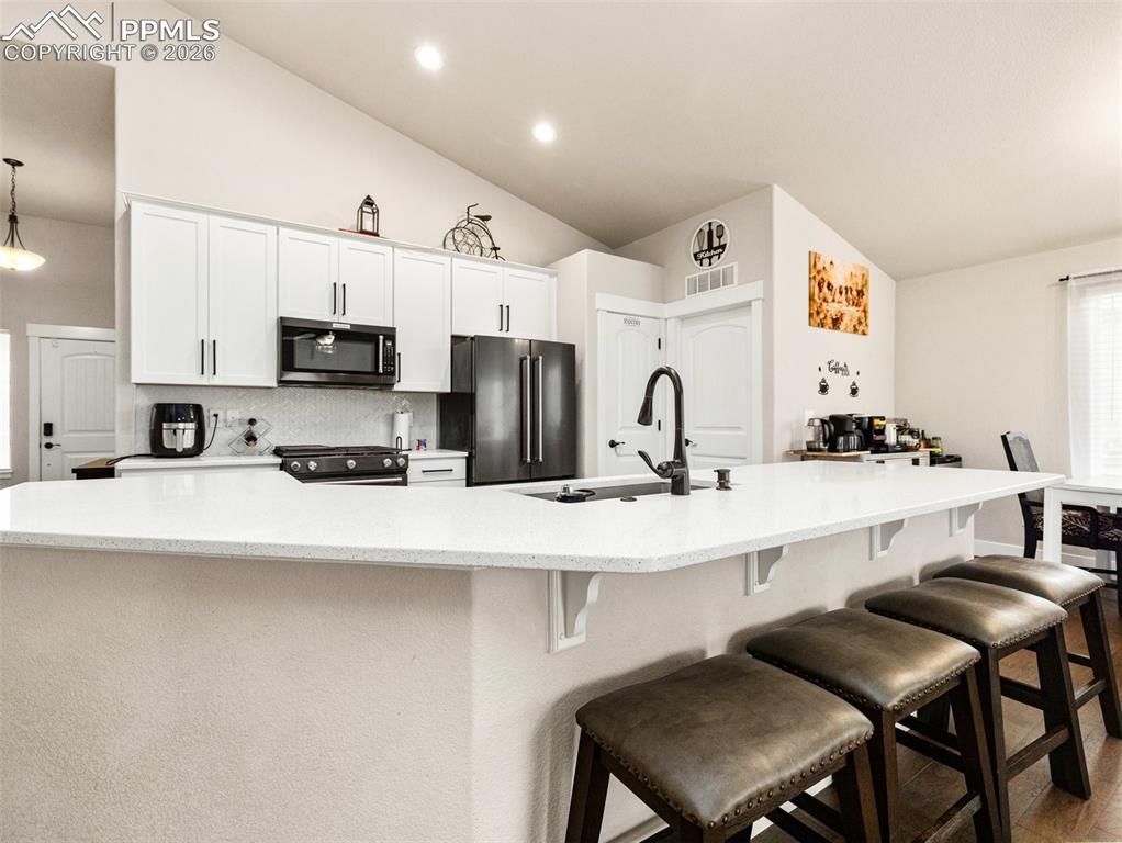 Image 6 of 37: Kitchen