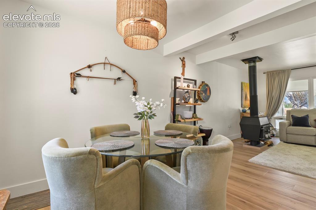 Image 11 of 28: Dining Area