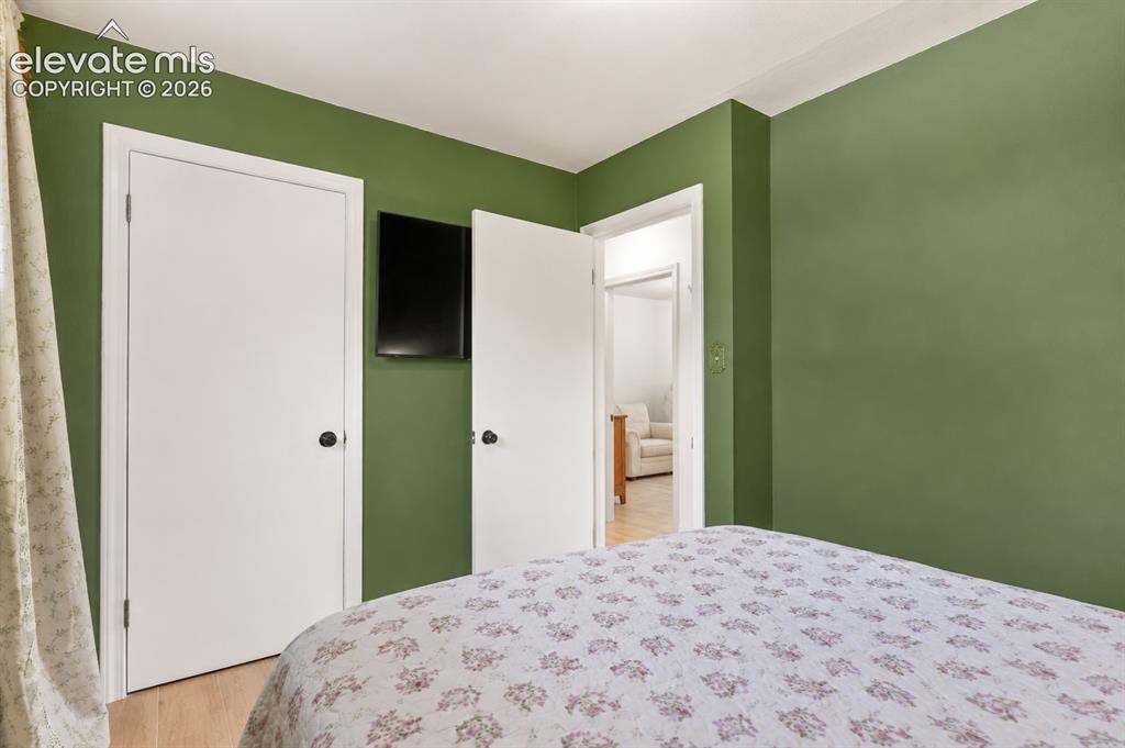 Image 20 of 28: Bedroom