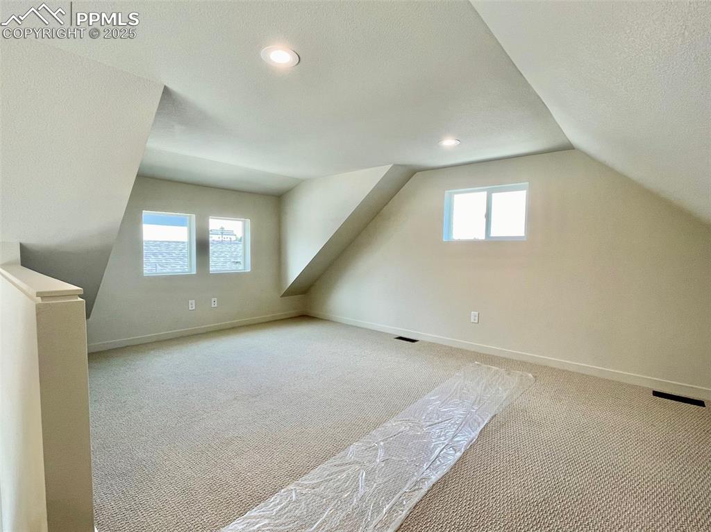 Image 21 of 22: Loft