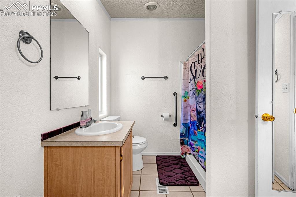 Image 15 of 35: Master Bathroom