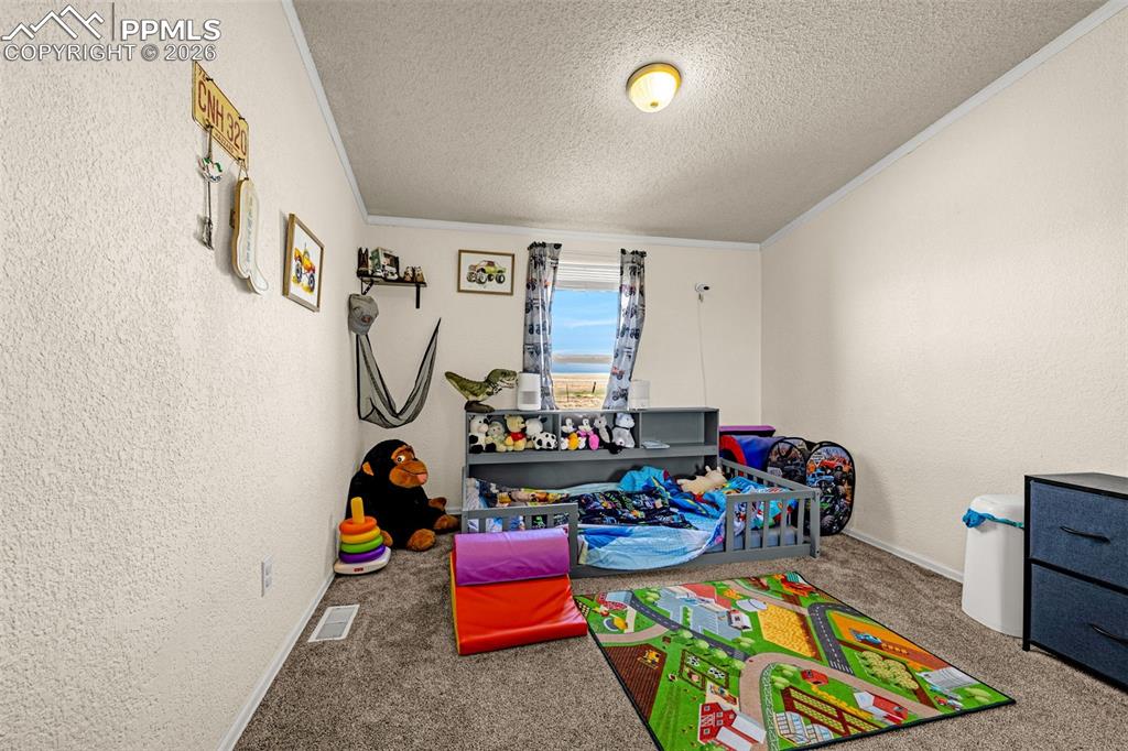 Image 17 of 35: Bedroom