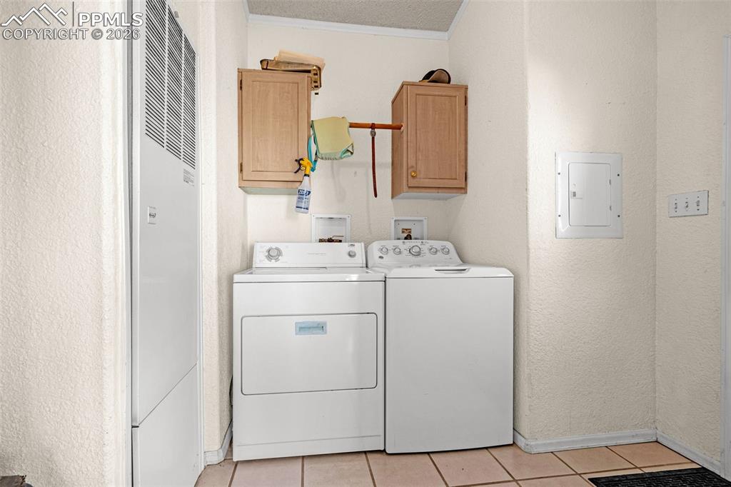 Image 9 of 35: Laundry