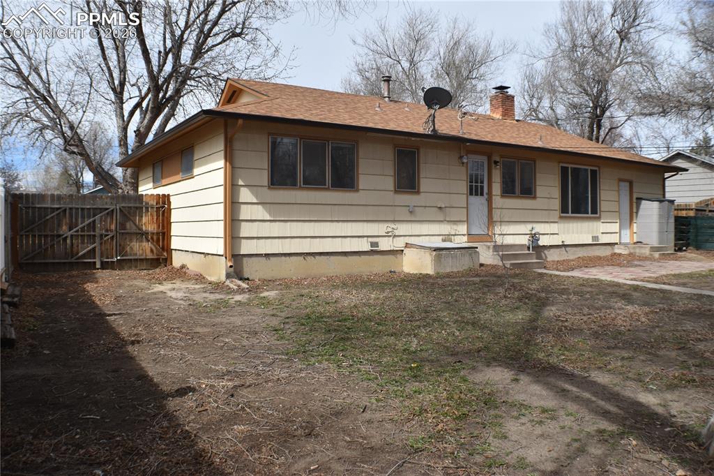 Image 28 of 32: Back of Structure