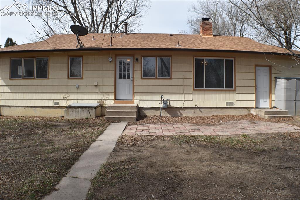 Image 31 of 32: Front of Structure