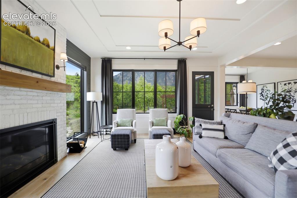 Image 9 of 50: Living Room