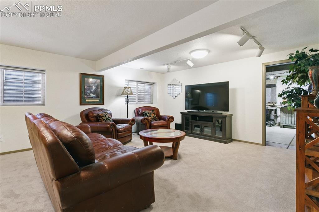 Image 23 of 28: Family Room