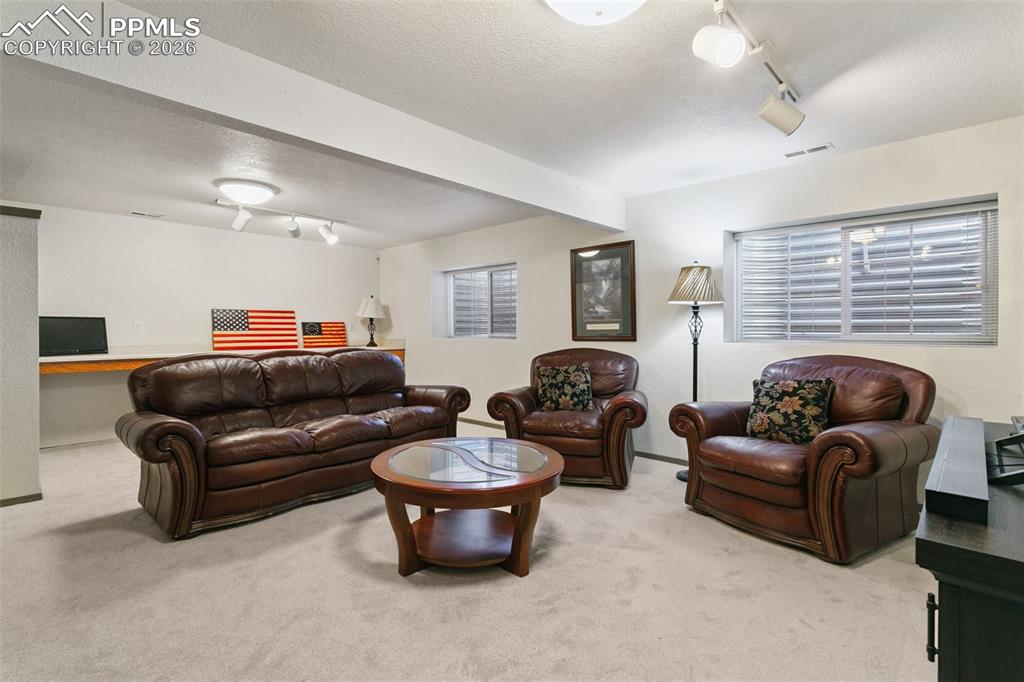 Image 24 of 28: Family Room