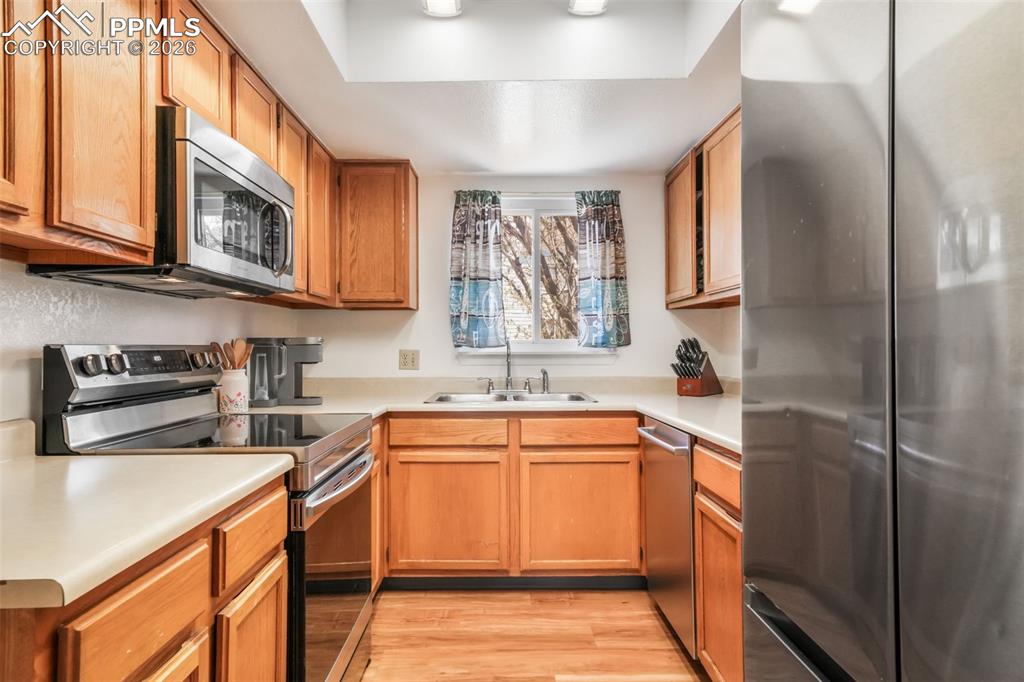 Image 29 of 50: Kitchen