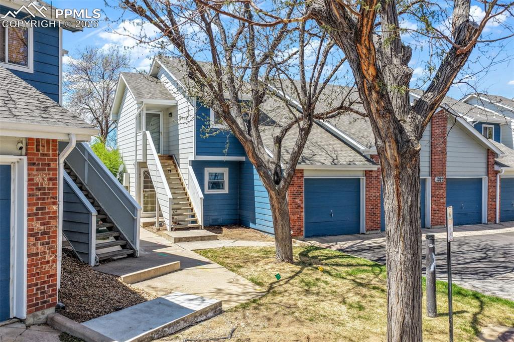 Image 4 of 50: Front of Structure