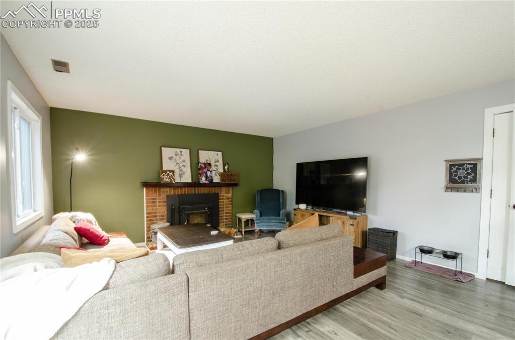 Image 18 of 44: Family Room