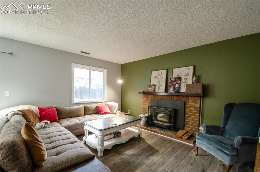 Image 21 of 44: Family Room