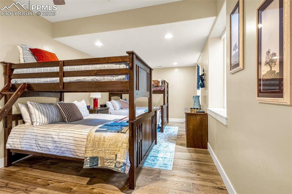 Image 38 of 47: Bedroom