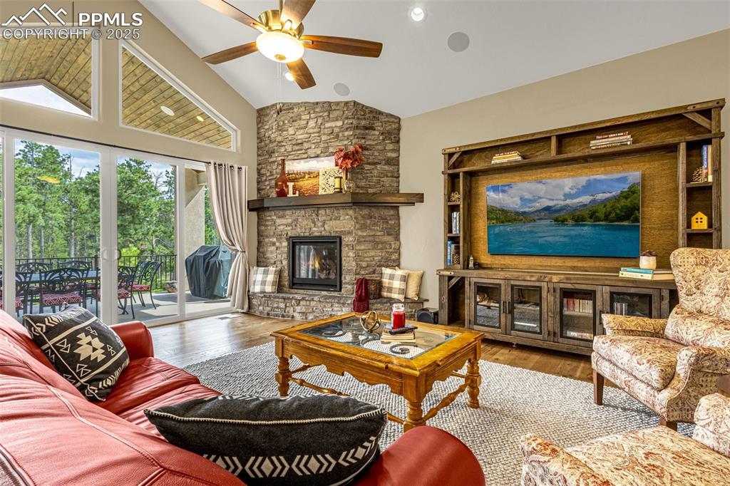 Image 7 of 47: Living Room