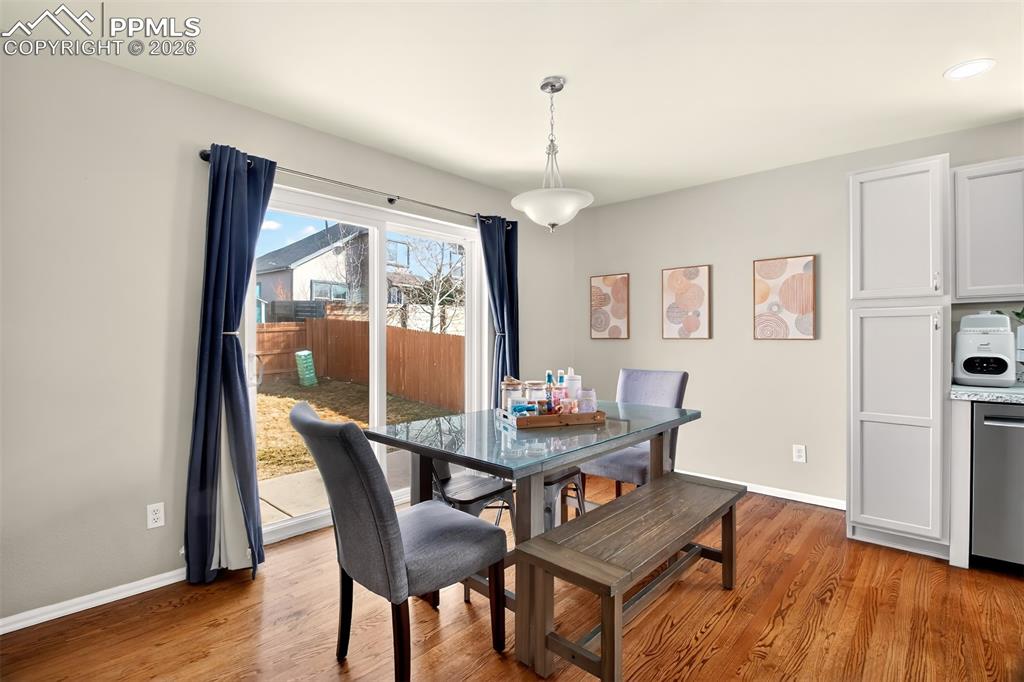 Image 13 of 35: Dining Area