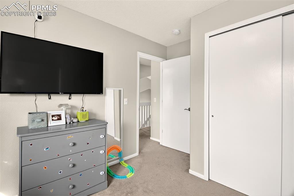 Image 25 of 35: Bedroom