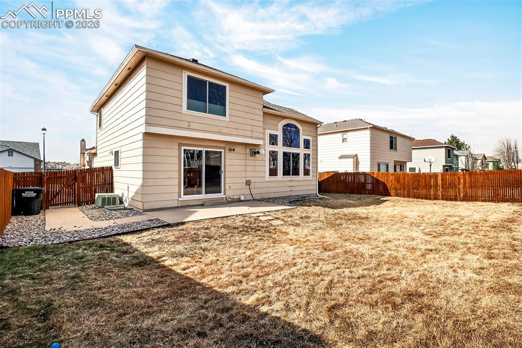 Image 31 of 35: Back of Structure