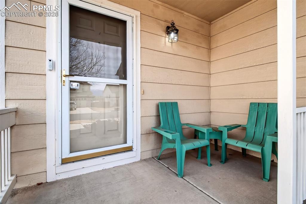 Image 5 of 35: Entry