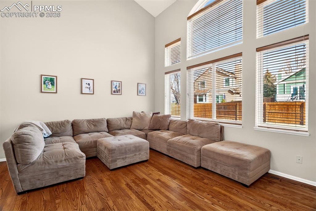 Image 6 of 35: Living Room