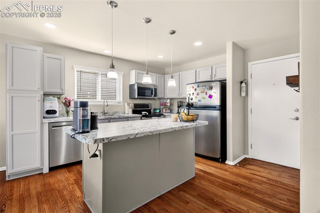 Image 9 of 35: Kitchen