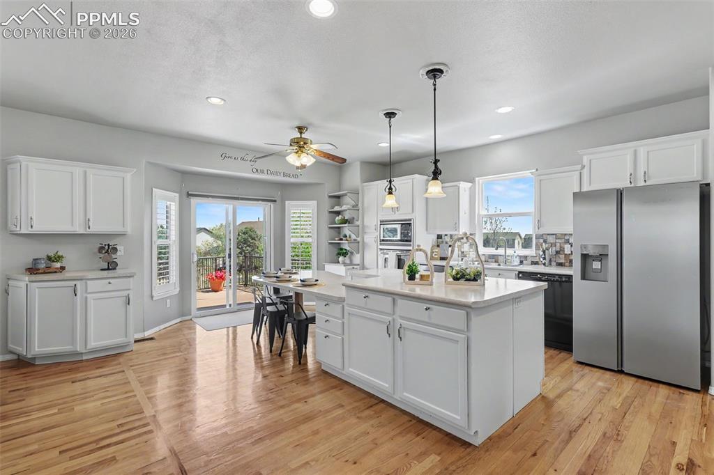 Image 13 of 45: Kitchen