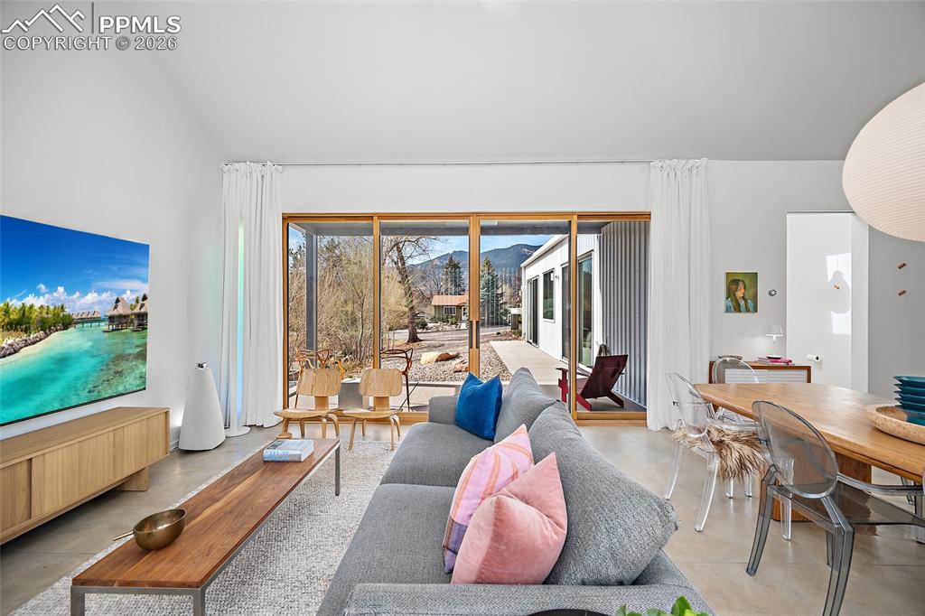 Image 13 of 50: This open floor plan is great for entertaining!