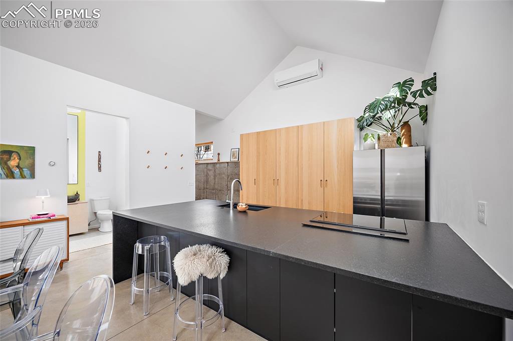 Image 20 of 50: Sleek and chic!