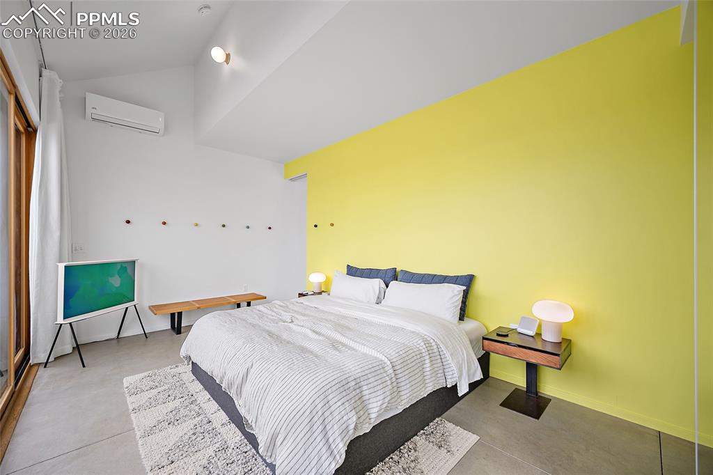 Image 42 of 50: Large living area in the guest house.