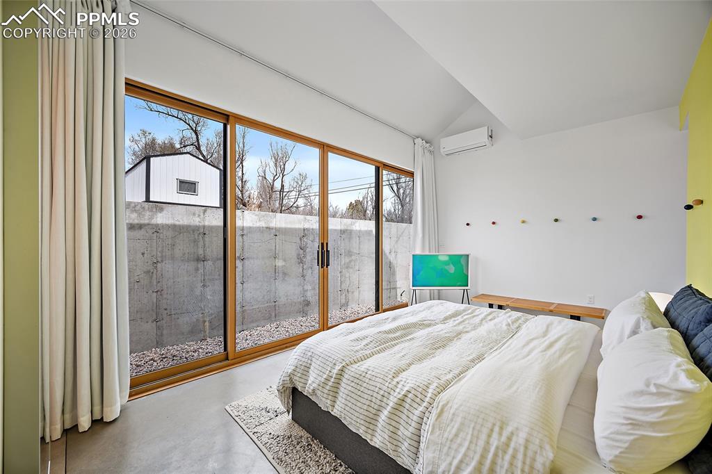 Image 43 of 50: Open floor plan great for entertaining.