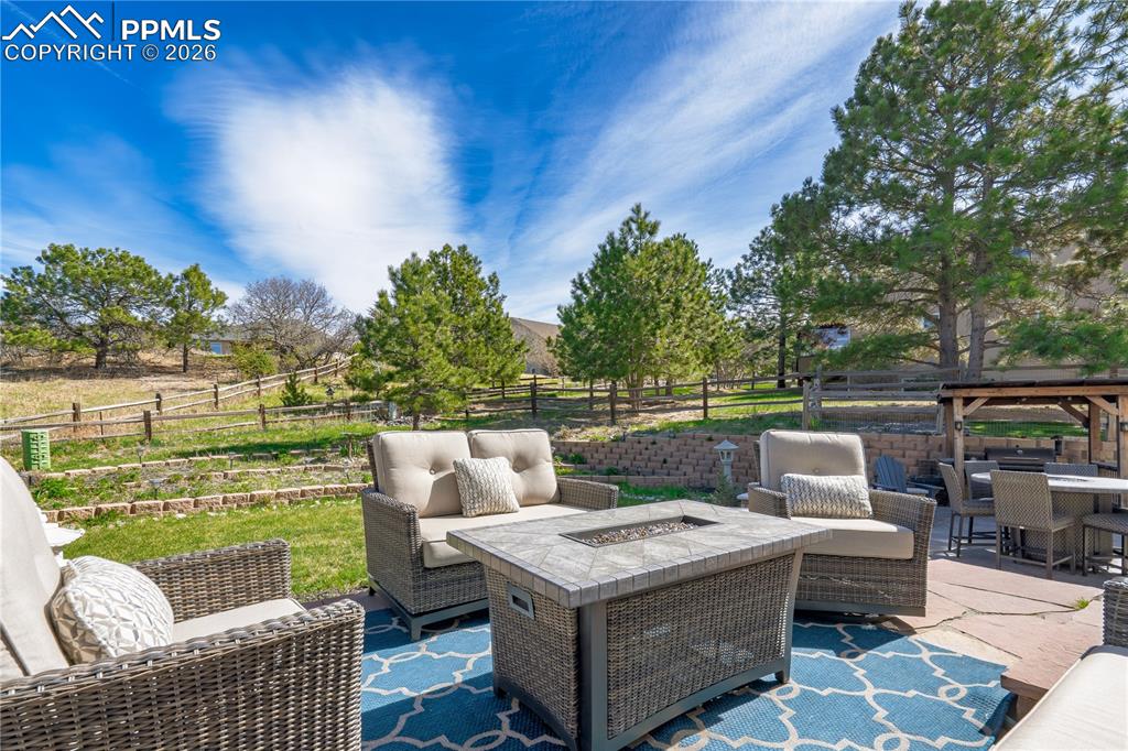 Image 32 of 50: Patio