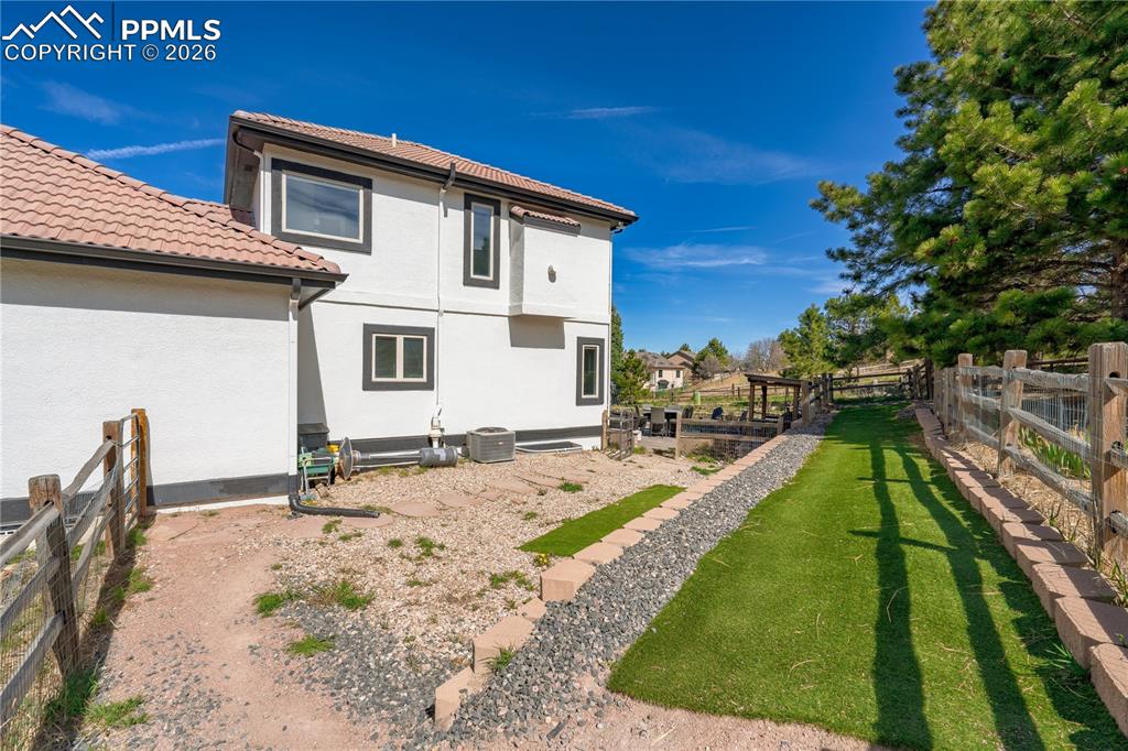 Image 39 of 50: Back of Structure