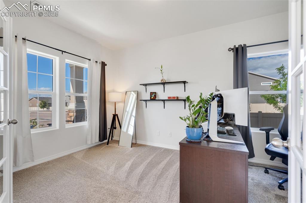 Image 4 of 31: Office