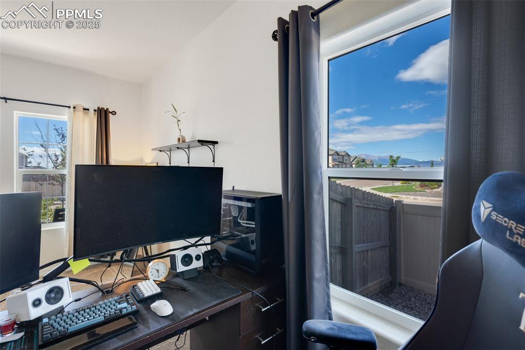 Image 5 of 31: Office