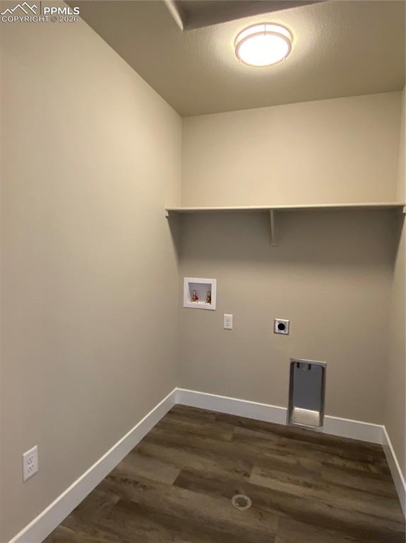 Image 12 of 31: Laundry