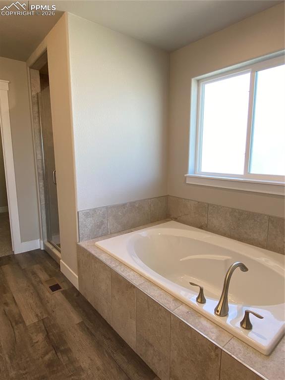 Image 15 of 31: Bathroom