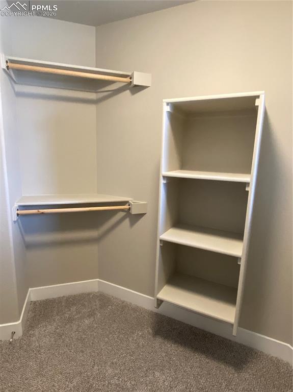 Image 18 of 31: Closet