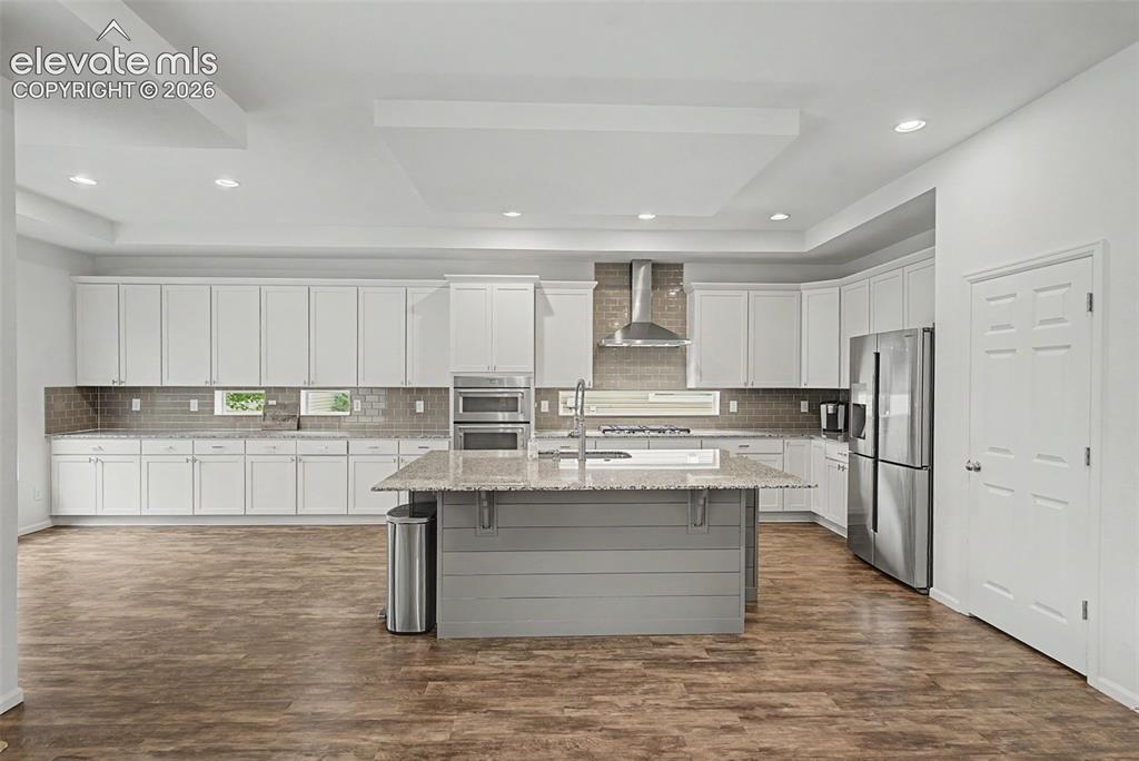 Image 10 of 31: Kitchen