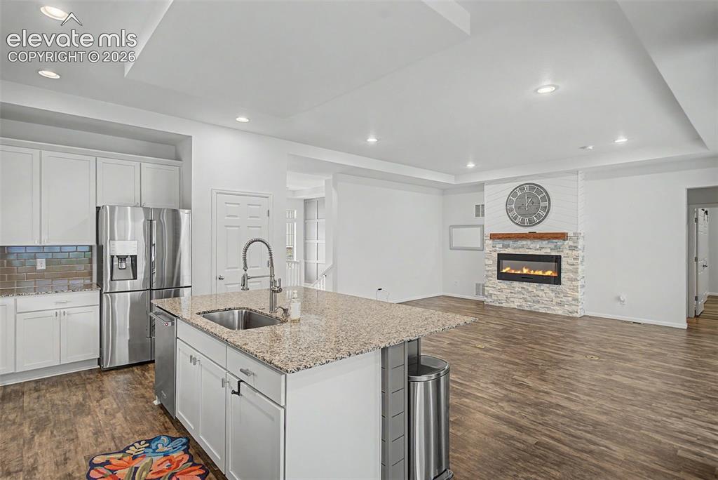 Image 14 of 31: Kitchen