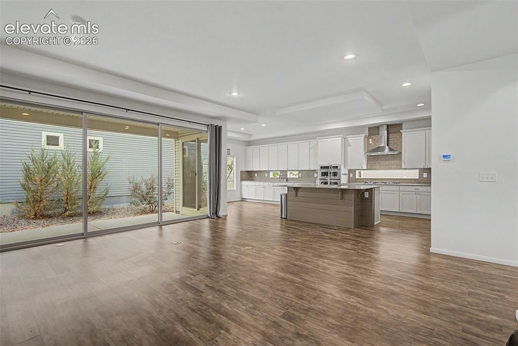 Image 9 of 31: Living Room