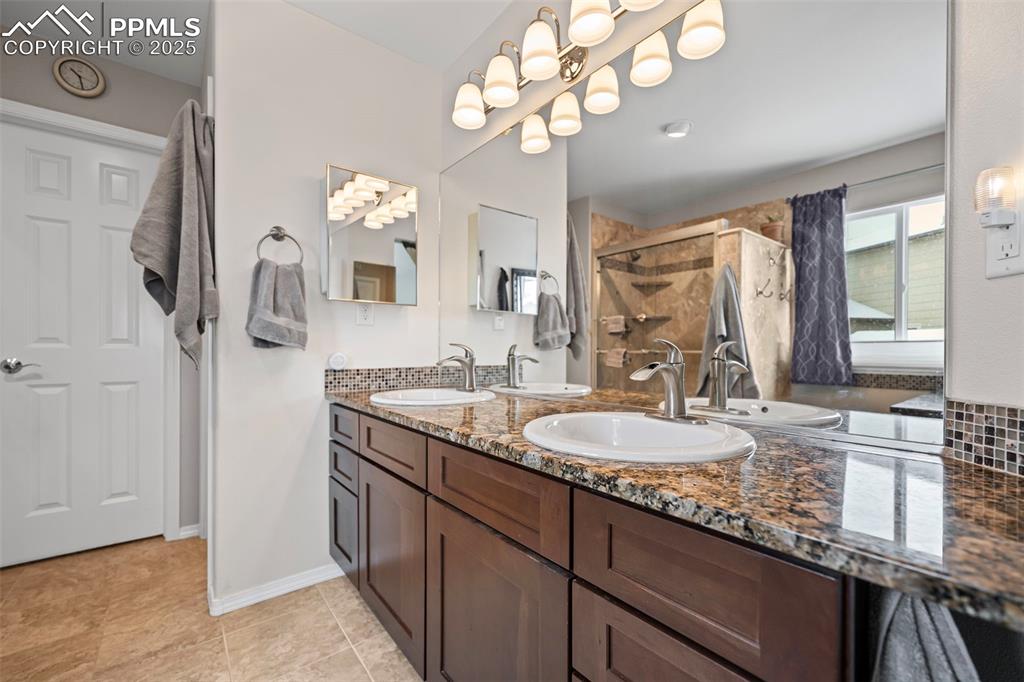 Image 12 of 19: Bathroom