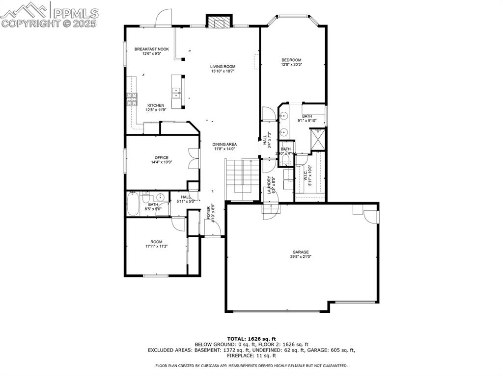 Image 17 of 19: View of room layout