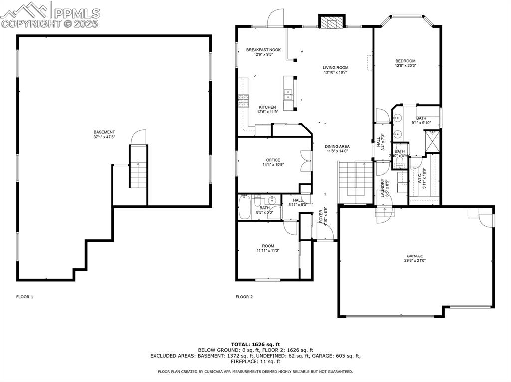 Image 18 of 19: View of room layout