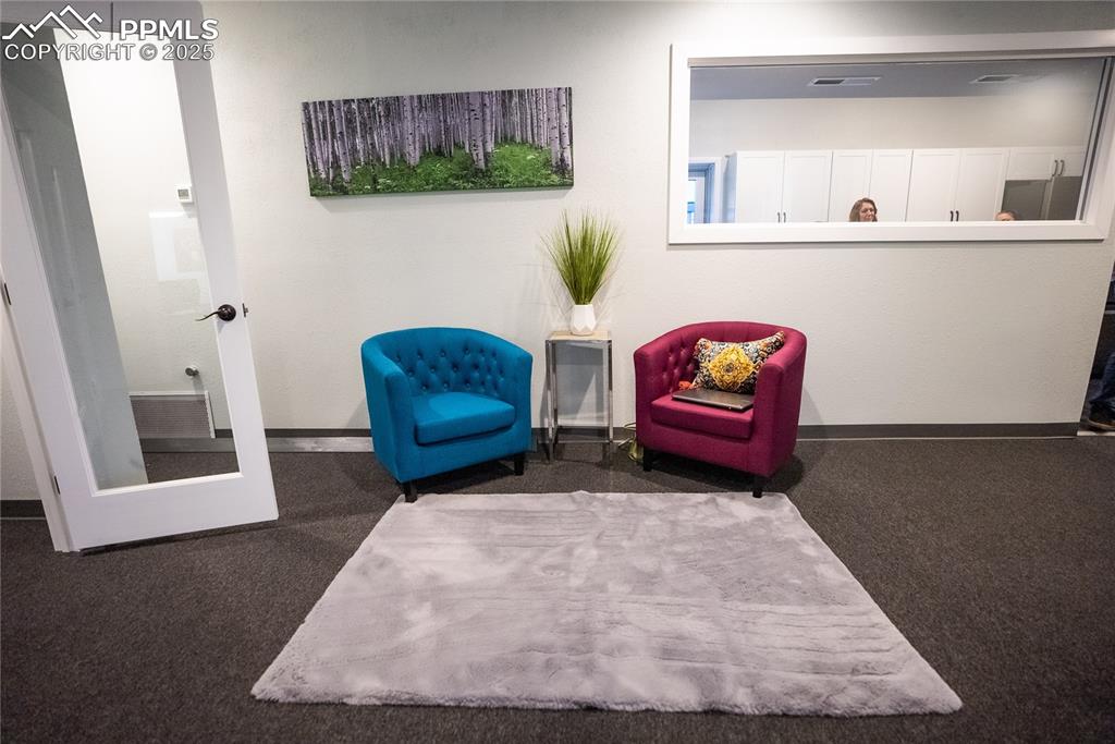 Image 11 of 35: Sitting Room