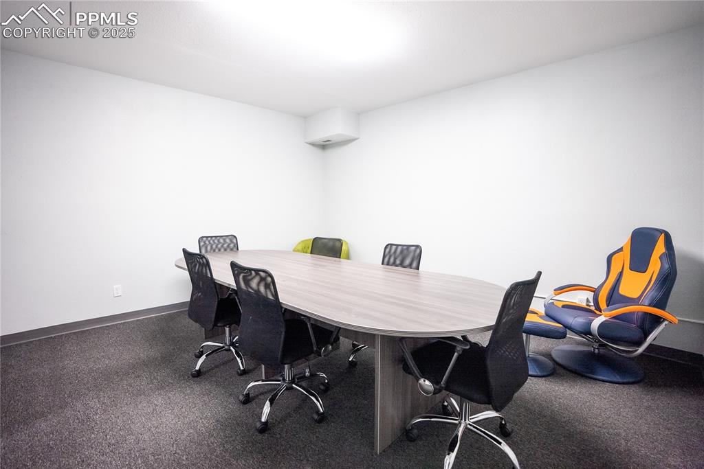 Image 18 of 35: Office