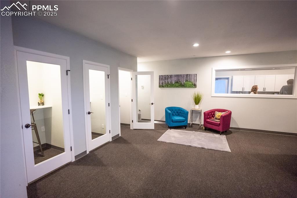 Image 9 of 35: Sitting Room