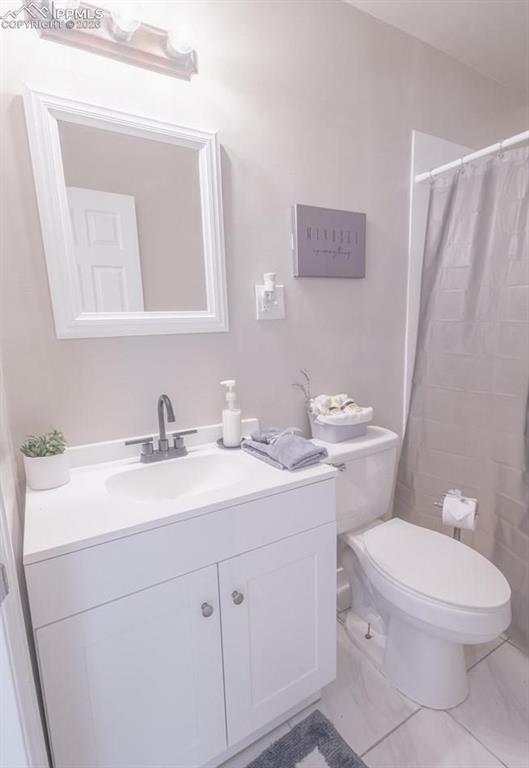 Image 10 of 21: Bathroom