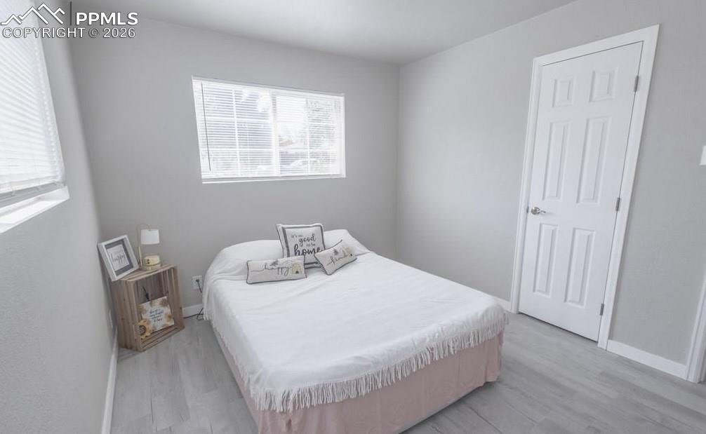 Image 8 of 21: Bedroom