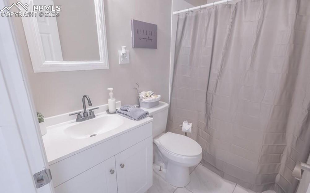 Image 9 of 21: Bathroom