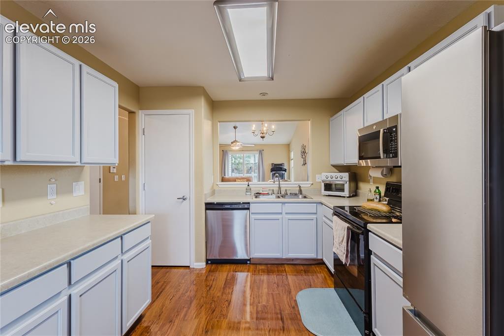 Image 6 of 38: Kitchen